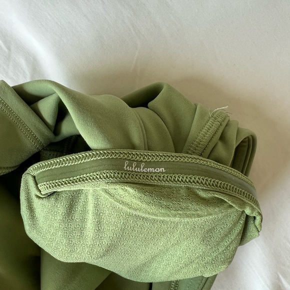 🦄🍀 Lululemon Invigorate High Rise Tight 25 and Bra sz 4 - Picture 9 of 11